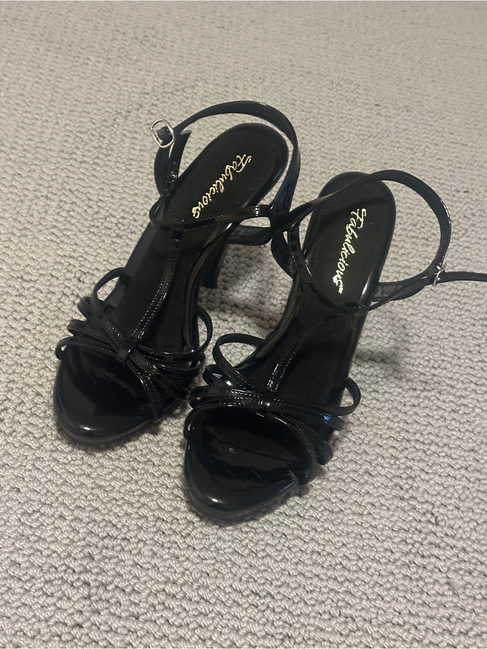 Fabulicious Women's Flair-420 T-Strap
 Strappy High Heel Sandals size 11
